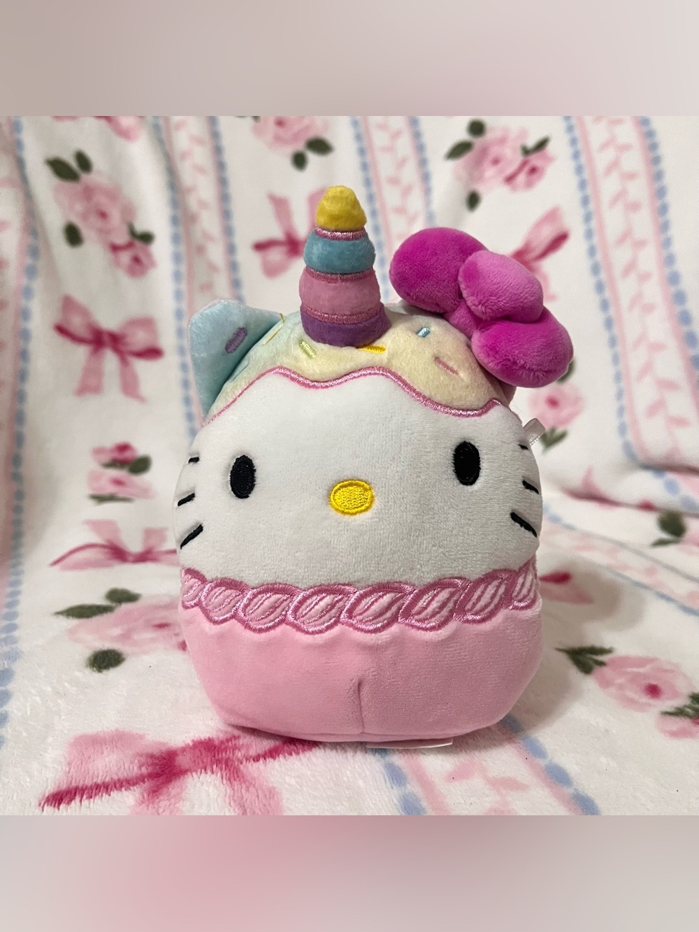 Hello kitty unicorn squishmallow small plush pink